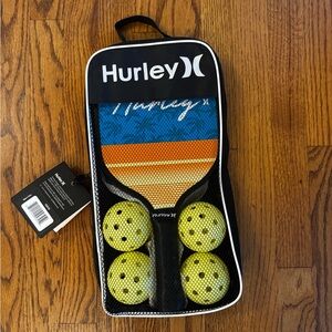 Hurley Pickleball Set with Yellow Balls
